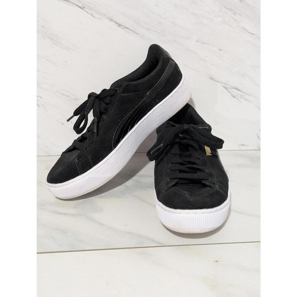 PUMA Women's Suede Sneakers - Classic Black Sz 7